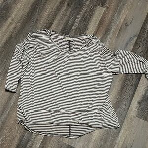 Abercrombie & Fitch Black and White Striped Tee